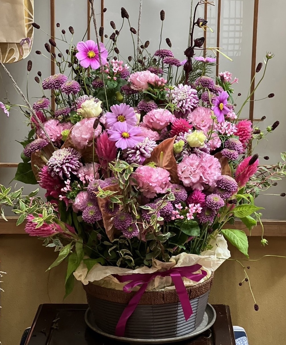【秋田県】秋の風情が華やぐアレンジメントを日本料亭へ定期配送