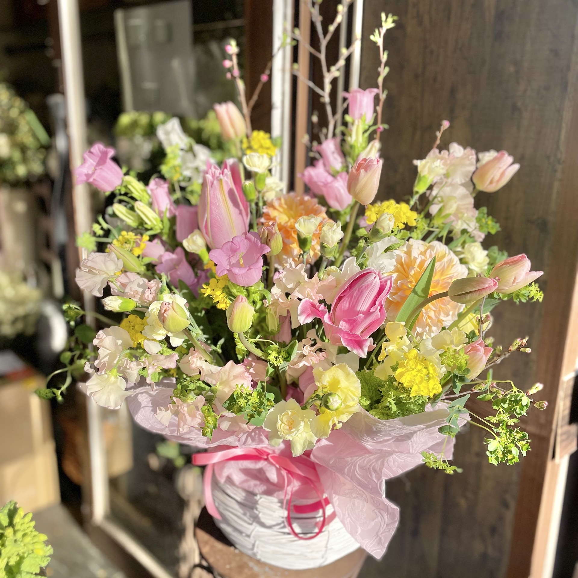 卒園式に飾る華やかなアレンジメント